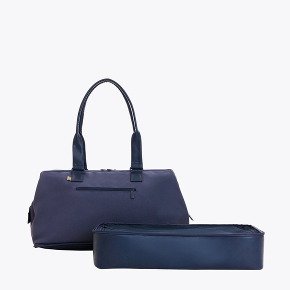 Béis The Convertible Weekender 
in Navy - Picture 3 of 16